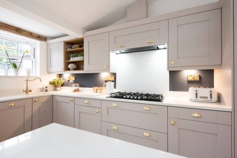 painting on kitchen cabinets